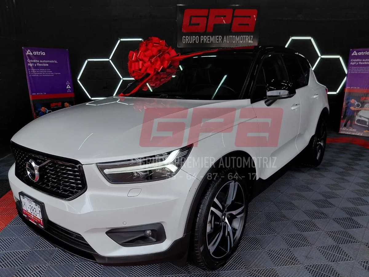 Volvo XC40 SUV · 2021 — seminuevo certificado GPA