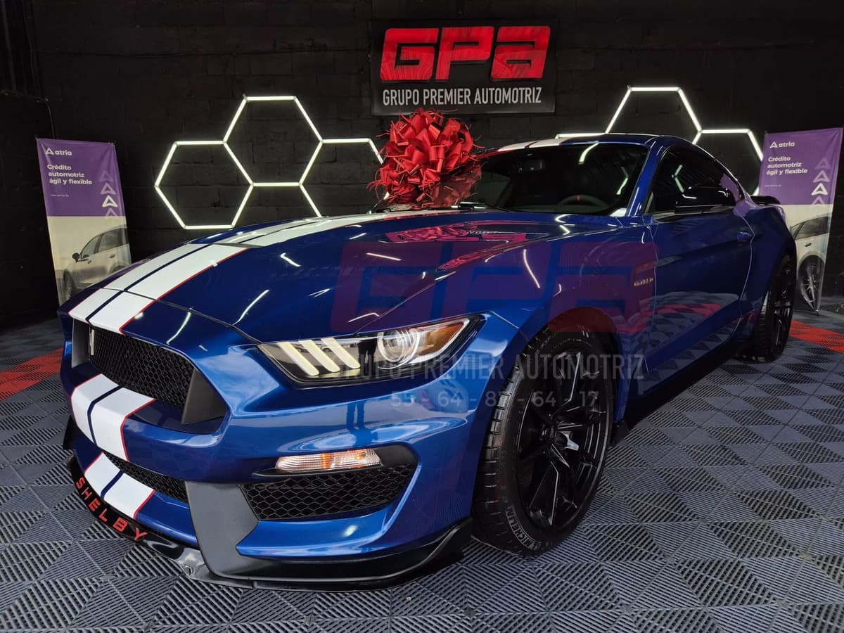 Ford Mustang 2018 - foto 1 de 10